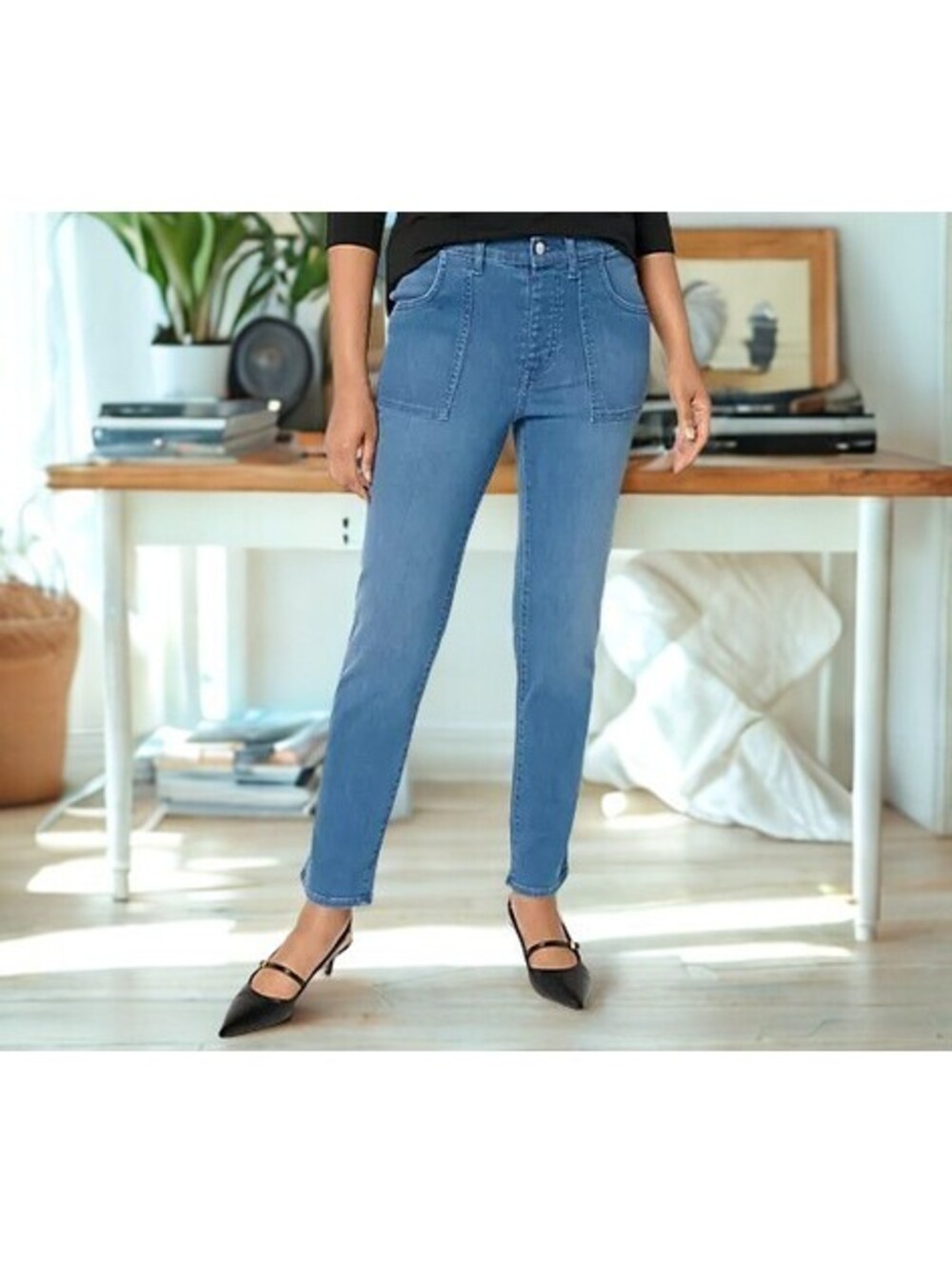 Women with Control Regular Contour Curves Straight Leg Jeans Size 10